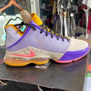 NIKE LEBRON 19 LOW "Mismatch" MEN'S Size 12 BASKETBALL SHOES DO9829-500